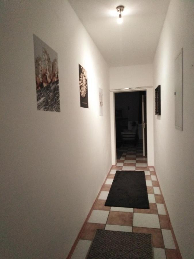 Studiowohnung, Neu Renoviert, Zentrale Lage Saarlouis Ngoại thất bức ảnh
